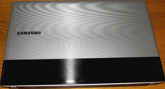 Samsung RV515-S05 с закрытой крышкой