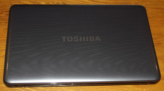 Toshiba Satellite L850-C5S в закрытом виде